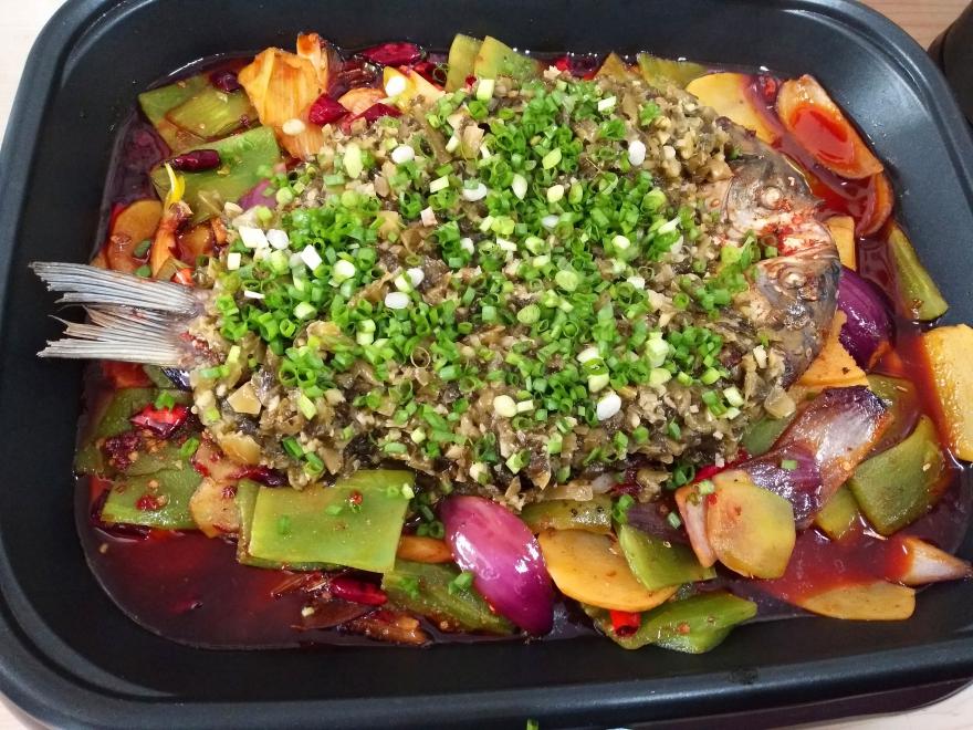 成都學(xué)燒烤烤魚哪里有培訓(xùn)班？培訓(xùn)萬州烤魚技術(shù)好做嗎？