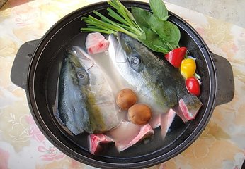  【成都火鍋培訓(xùn)】四川魚頭火鍋秘制香料、湯底