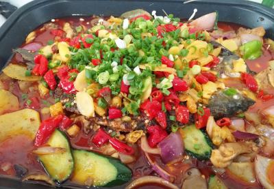 重慶萬(wàn)州烤魚(yú)技術(shù)培訓(xùn)哪里學(xué)？先烤后燉做法