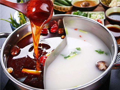 四川麻辣火鍋培訓價格哪里便宜？師傅旁邊細心指導