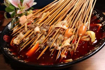 學(xué)缽缽雞技術(shù)哪里有培訓(xùn)學(xué)校？四川特色小吃培訓(xùn)