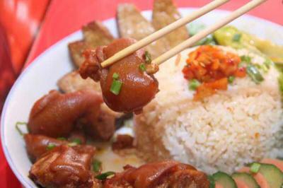 短期豬腳飯技術(shù)培訓(xùn)班哪里一對(duì)一教學(xué)？實(shí)操間反復(fù)練習(xí)