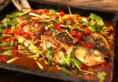 成都烤魚培訓(xùn)學(xué)校，學(xué)燒烤烤魚哪里有培訓(xùn)班？