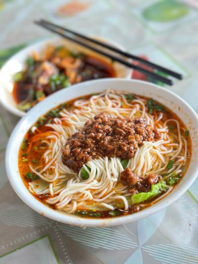 如何挑選優(yōu)質(zhì)早餐技術(shù)培訓(xùn)機(jī)構(gòu)？蜀味緣早餐技術(shù)學(xué)校教學(xué)資質(zhì)與師資力量解析