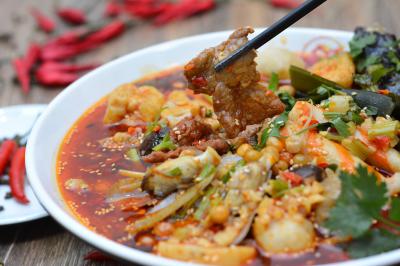 麻辣火鍋冒菜技術(shù)培訓(xùn)哪家好？蜀味緣培訓(xùn)學(xué)校