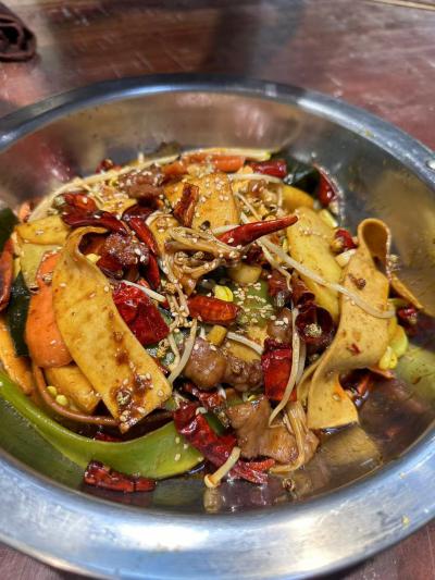 麻辣香鍋技術(shù)培訓(xùn)班多少錢？【蜀味緣培訓(xùn)】2025年學(xué)費全解析