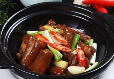 砂鍋菜技術(shù)培訓(xùn)班哪家好？蜀味緣小吃培訓(xùn)學(xué)校助您成就財富夢想