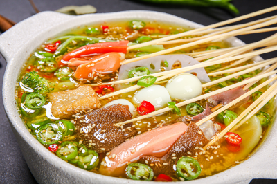 紅油缽缽雞技術(shù)培訓(xùn)哪家好？蜀味緣餐飲培訓(xùn)學(xué)校深度解析